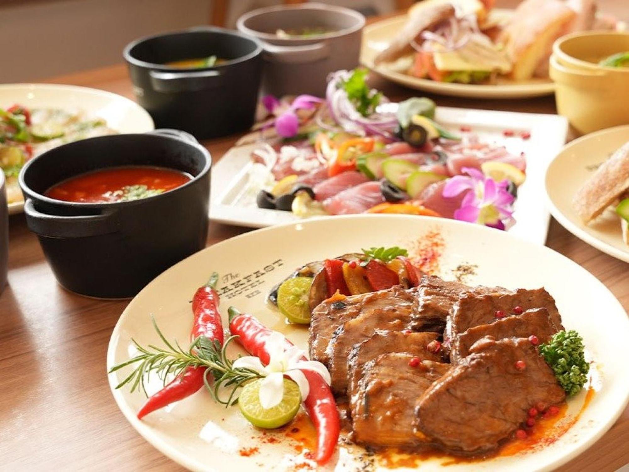 The Breakfast Hotel Marche Ishigaki Island Buitenkant foto